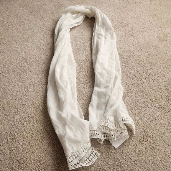 NWT Embroidered Crochet Oblong woven scarf bumblebee bee - Picture 2 of 6